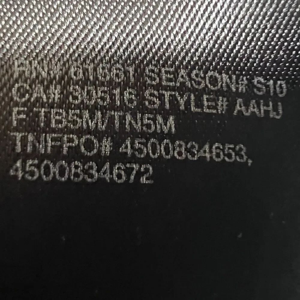 The North Face AAHJ Lightweight Primaloft Insulated Puffer Jacket Women's Medium - Picture 11 of 12